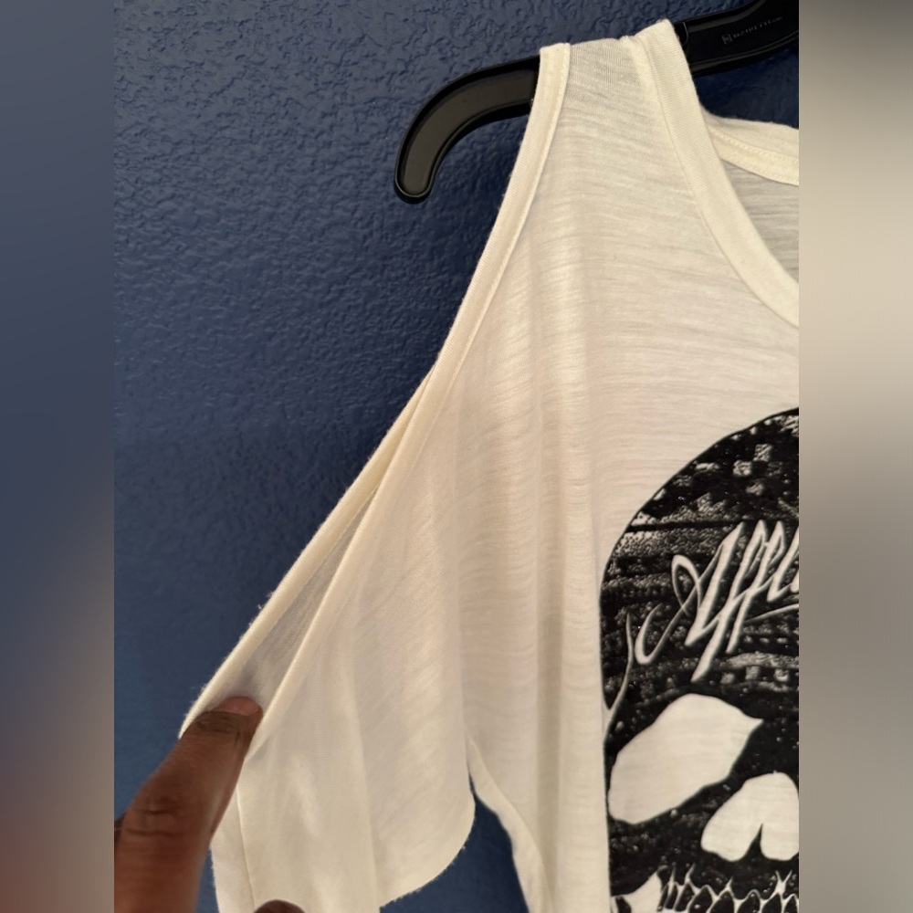 Affliction Women’s White Black Skull 3/4 Sleeve w/cut out shoulders Size XS - Picture 7 of 9